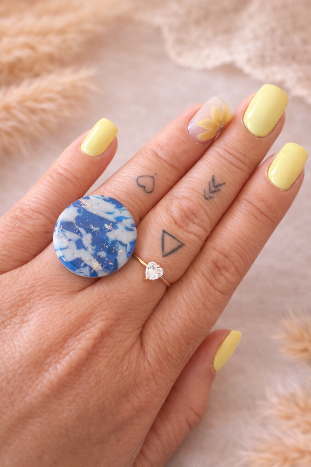 Bague « Ovale » mini, marbré bleu/blanc/argenté