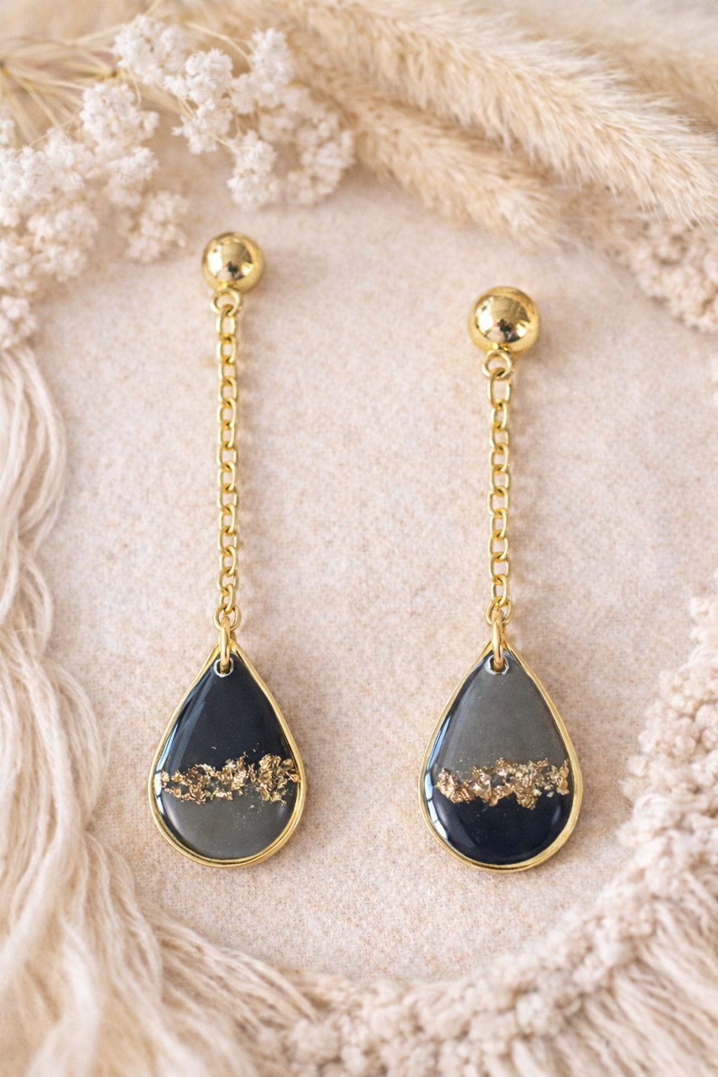 Boucles d’oreilles asymétriques « Goutte » marron, noir et doré