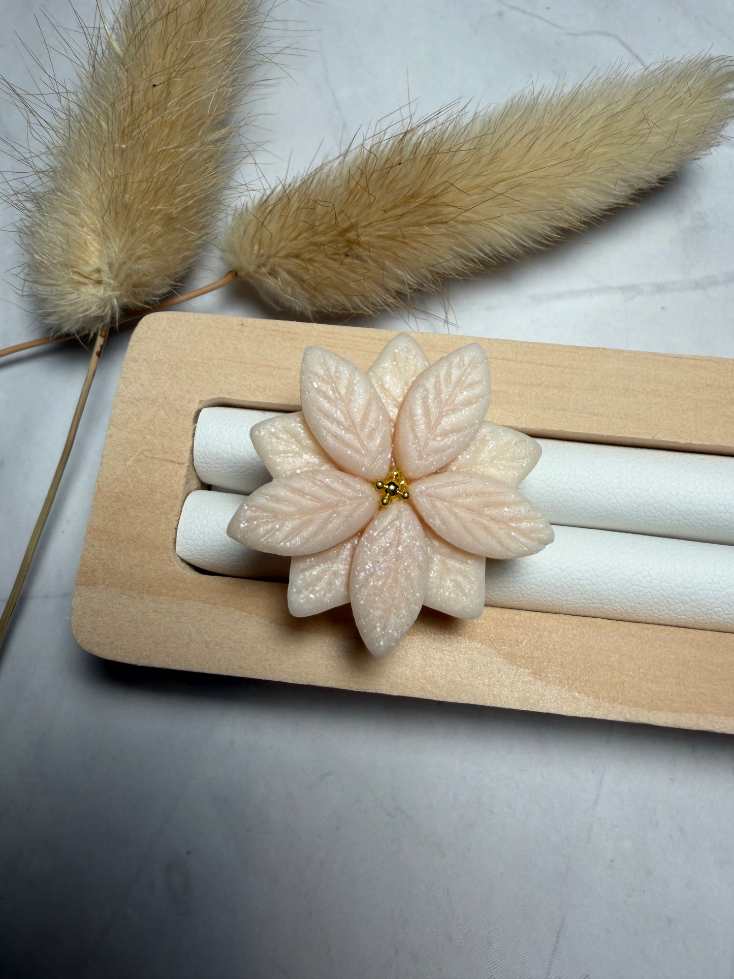 Bague « Fleur de Noël » nacré/doré