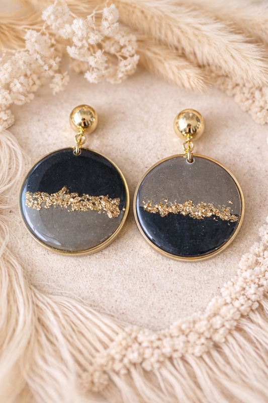 Boucles d’oreilles asymétriques « Ronde », noir, marron et doré